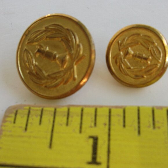 Hart Schaffner Marx 8 Replacement Buttons Gold Laurel Wreath Waterbury USA MADE - Picture 5 of 6